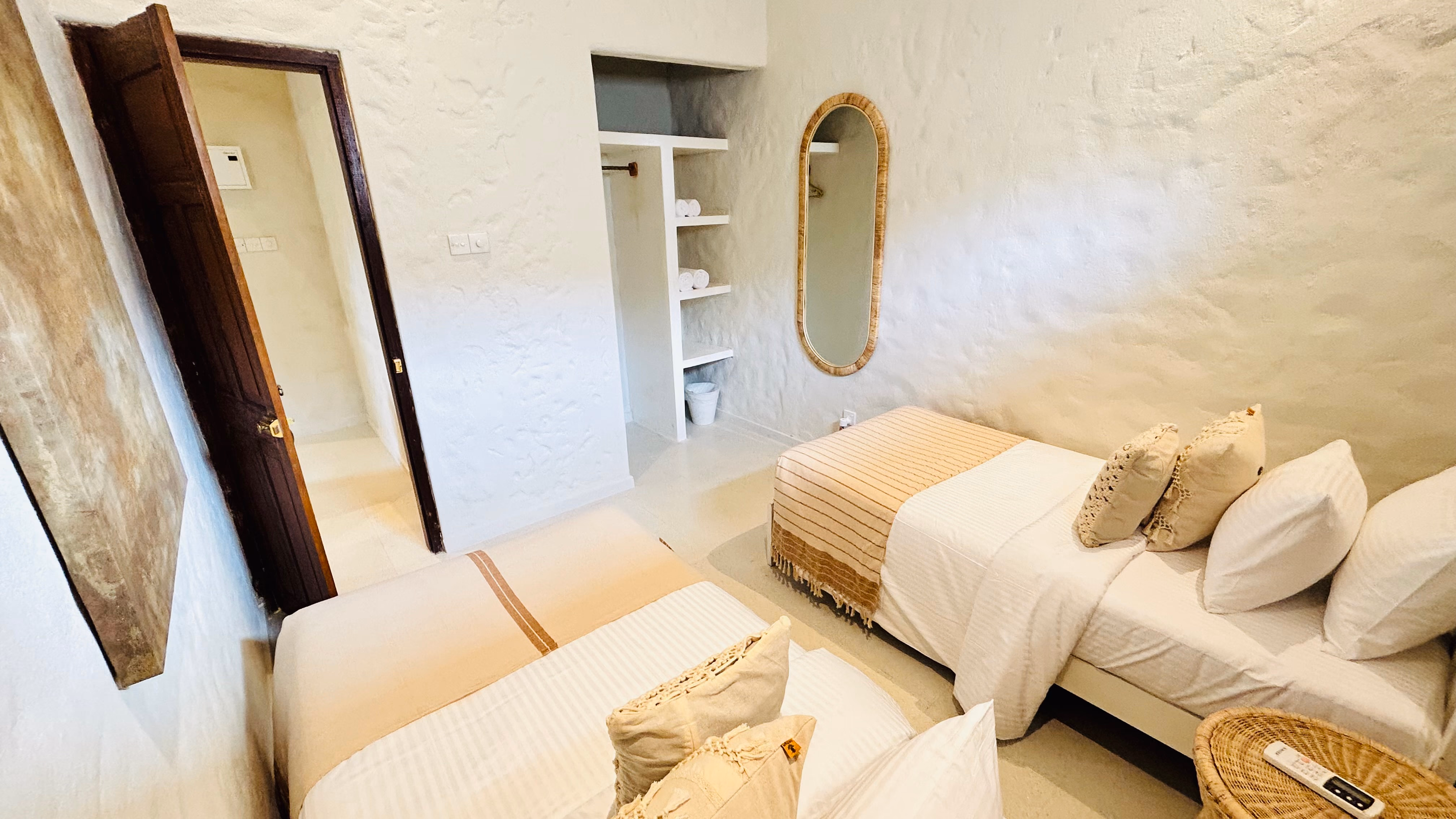 K2 Villa - Outdoor dining area for alfresco meals.